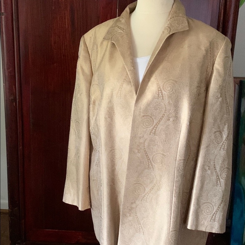 Dana Buchman Woman 20 Silk and Wool Blazer